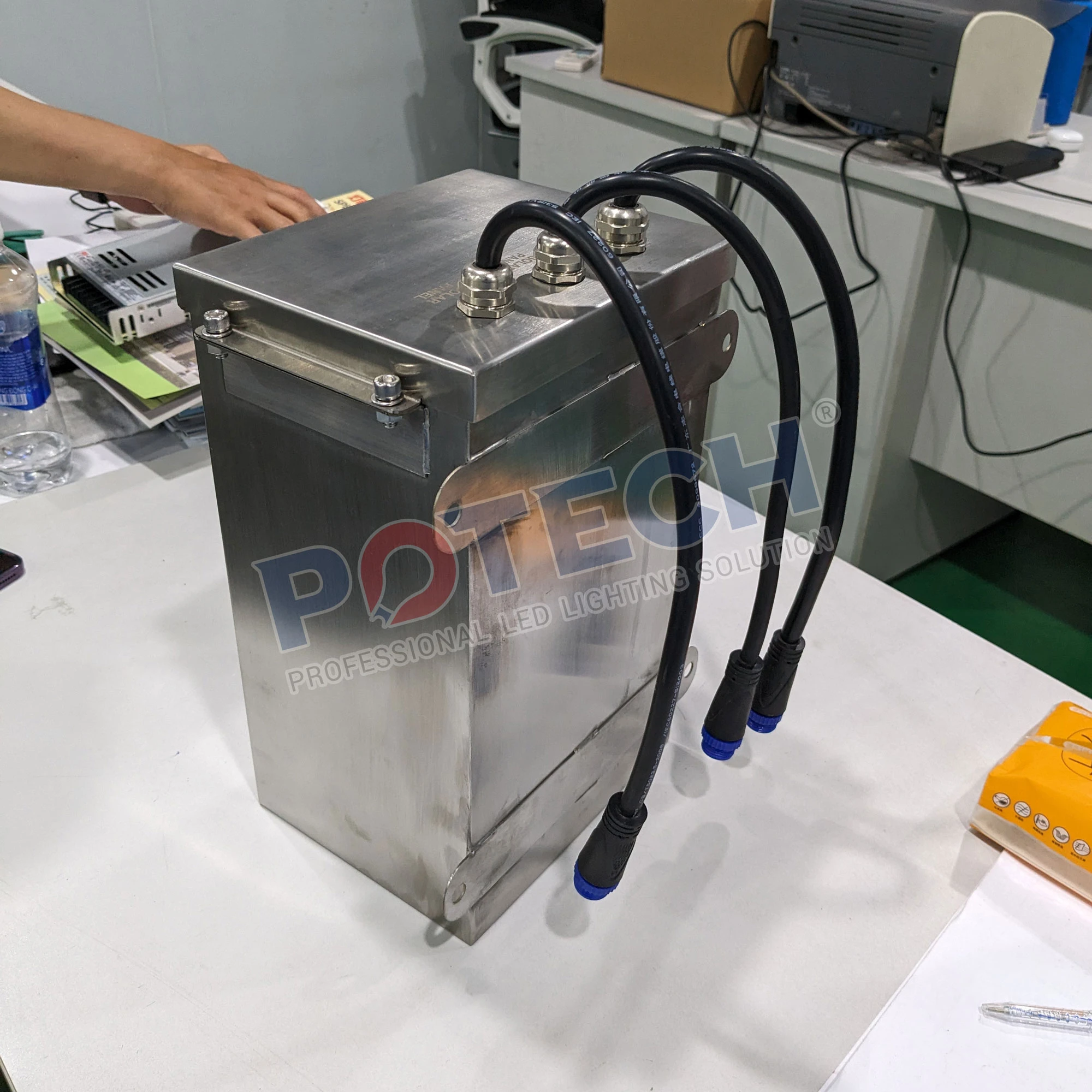 Bộ pin LiFePO4 vỏ inox cho đèn LED năng lượng mặt trời, 3 dây ra đầu nối chống nước